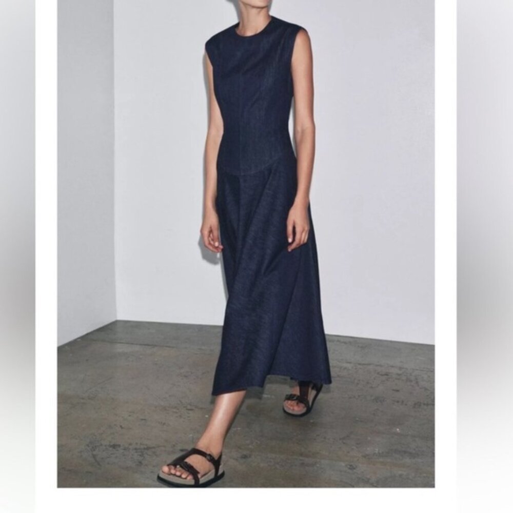 Elegant Navy Blue Sleeveless Dress